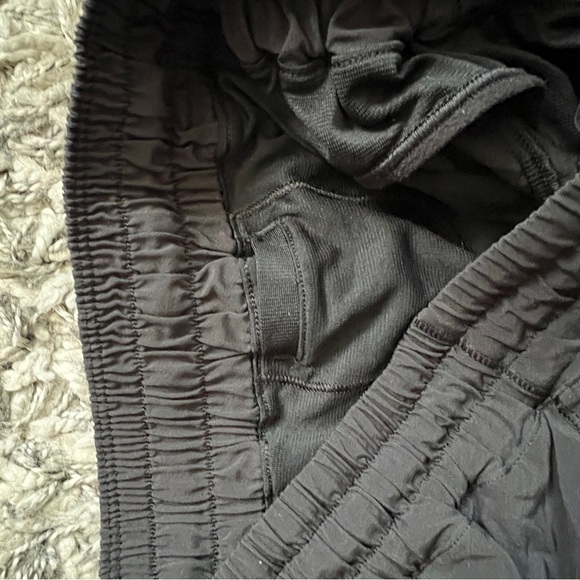 Lululemon Athletica, Black Shorts Size: 6. Lined, coin pocket, drawstring. - Picture 6 of 6
